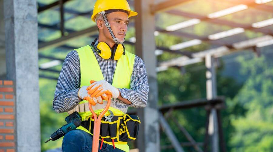 Professional gutter cleaning in Dillard, OR